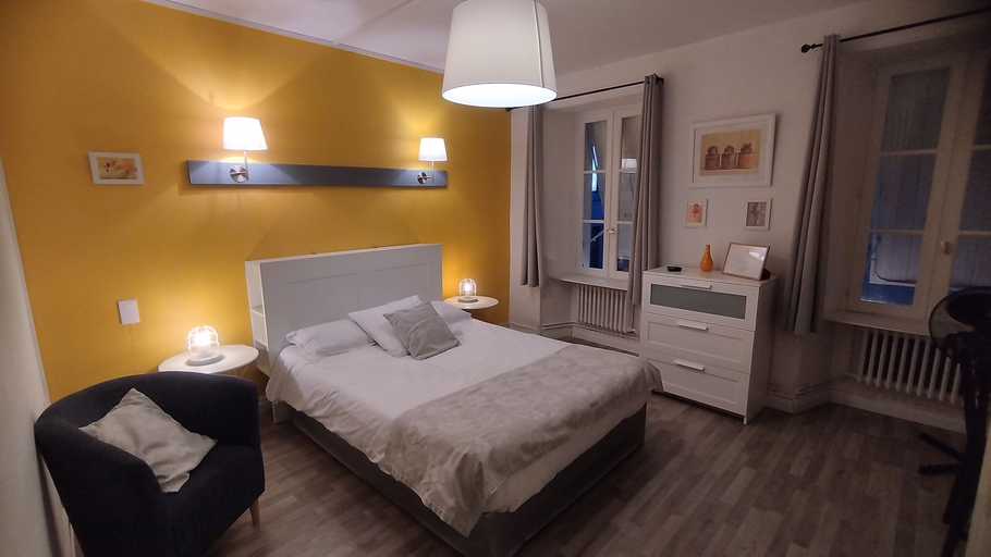 Bedroom 4, Hôtel les Thermes, Charente-Maritime
