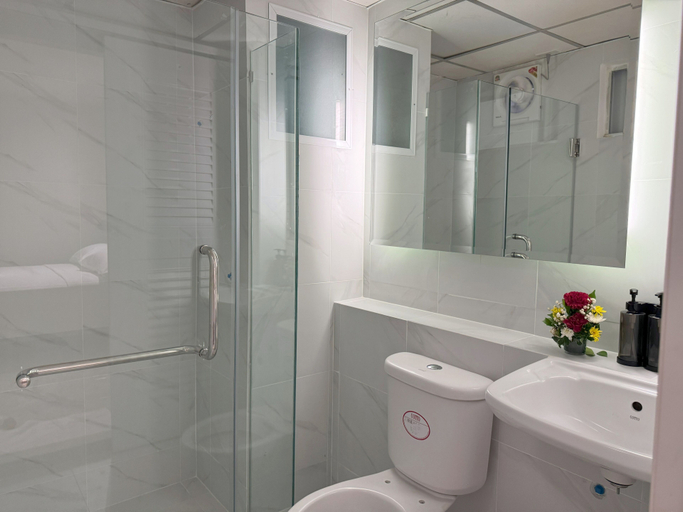 Bathroom, 95 Lodge, Wang Thonglang