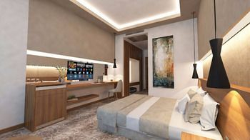 Others 4, Armoni Park Otel, Merkez