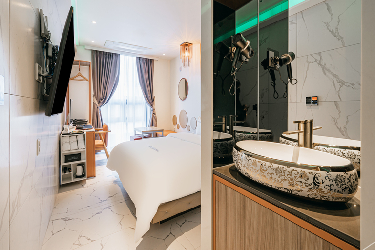 Bathroom, Incheon Geomdan New Town Hotel California, Gimpo