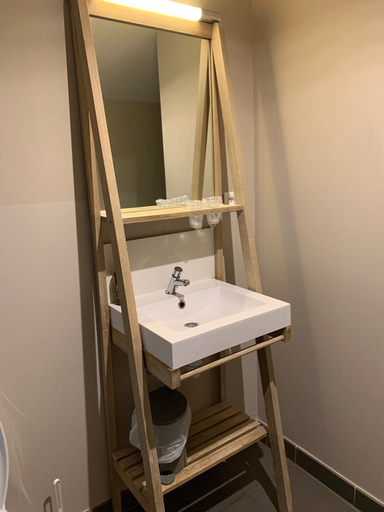 Bathroom 5, Auberge de jeunesse HI Avignon, Vaucluse