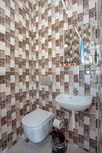 Bathroom 5, April Story Apart Hotel, Fatih