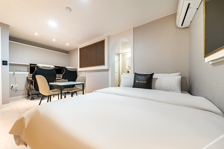 Bedroom 3, Incheon (Seoknam-dong) ON and OFF, Seo
