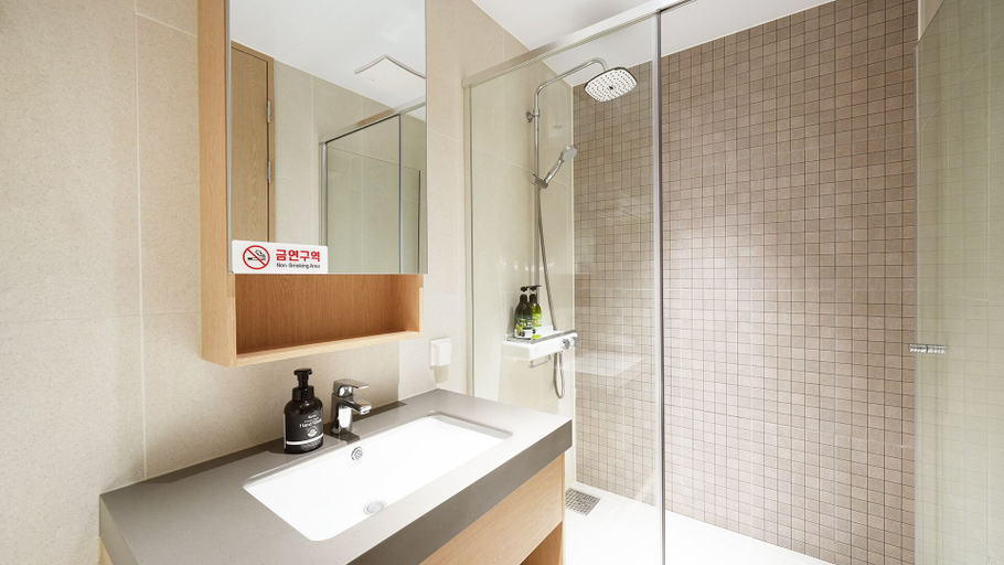 Bathroom 3, Dominiclava Sokcho, Sokcho