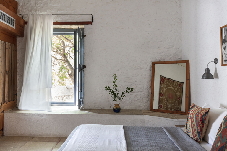 Others 5, Bratsera Hotel Hydra, Attica