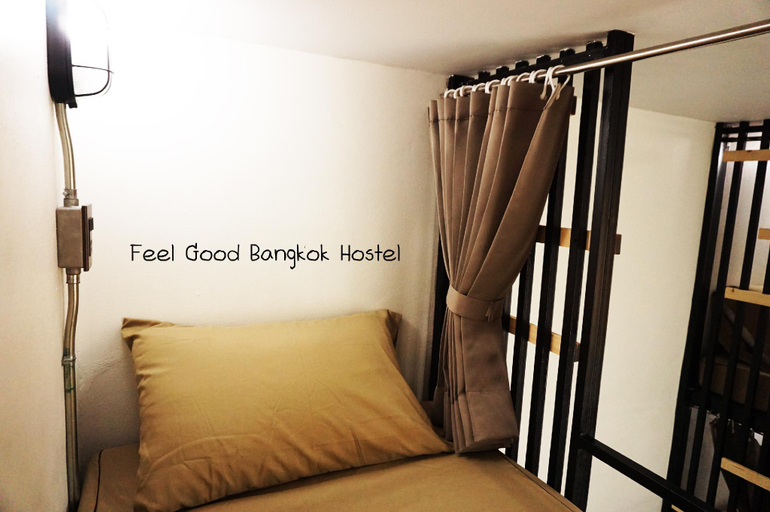 Bedroom 2, Feel Good Bangkok Hostel, Bangkok Noi