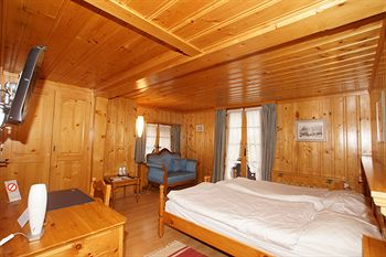 Others 3, Posthotel Roessli, Saanen
