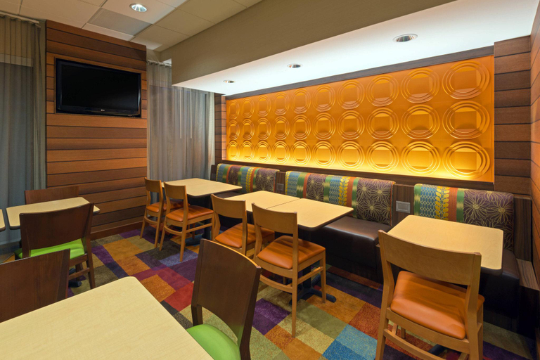 Food & Drinks 5, Fairfield Inn & Suites Denver Cherry Creek, Denver