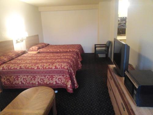 Others 5, Evergreen Inn, Los Angeles