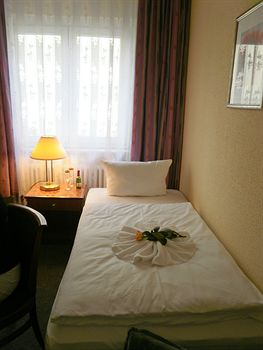 Others 5, Hotel Amadeus Central, Berlin