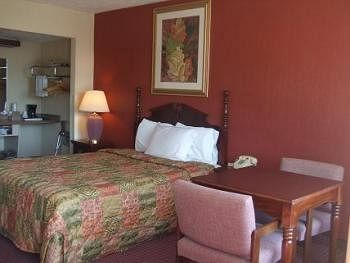 Others 2, Quality Inn, Rockcastle