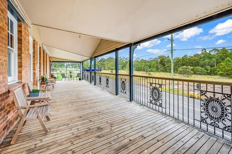 Others 5, Khartoum Hotel, Cessnock