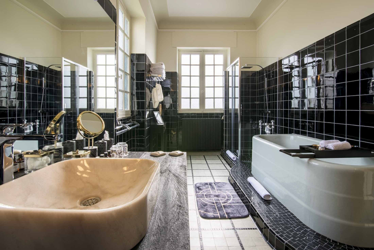 Bathroom 3, Quand la ville dort, Lot-et-Garonne