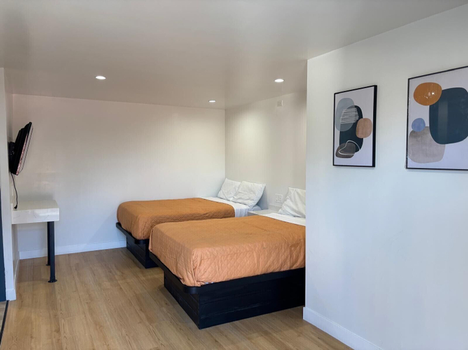 Bedroom 3, Casablanca Inn, Los Angeles
