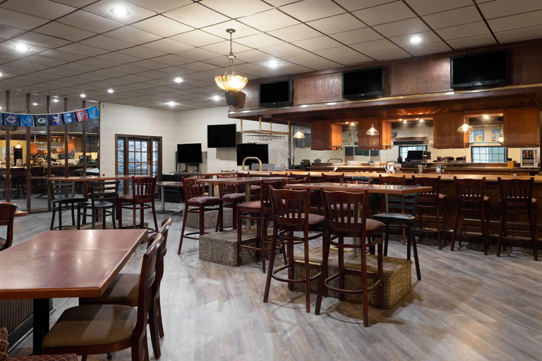 Food & Drinks 5, Baymont By Wyndham Williamsburg I-64, Williamsburg