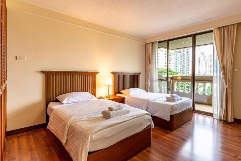 Others 4, Bangkok Shortstay 2 to 3 BR Sukhumvit, Wattana