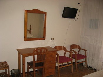 Others 3, Hostal Maria Cristina, Madrid