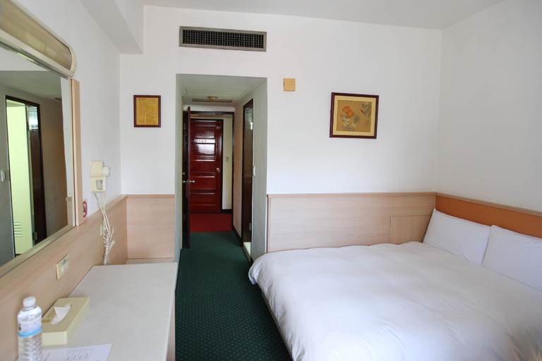 Bedroom 4, Tien Chin Hotel, Taipei City