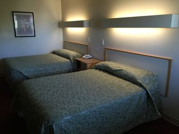 Others 2, Voyageur Motel, Thunder Bay