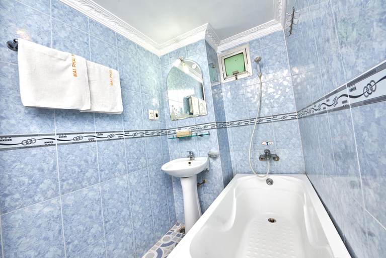 Bathroom 2, Mai Phai Hotel, District 1