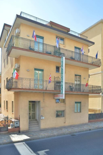 Exterior & Views 2, Residence Corallo, Savona