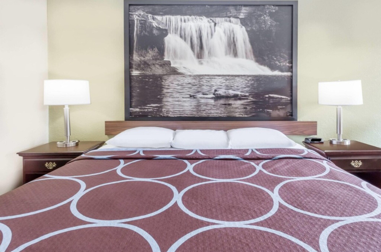 Bedroom 3, Super 8 by Wyndham Logansport, Cass