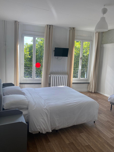 Bedroom 5, Hôtel du Centre, Nord