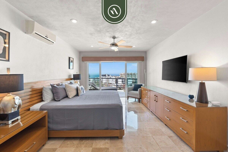 Room 4, Stunning 2 BR Condo - Oceanview Terrace - Downtown, Puerto Vallarta