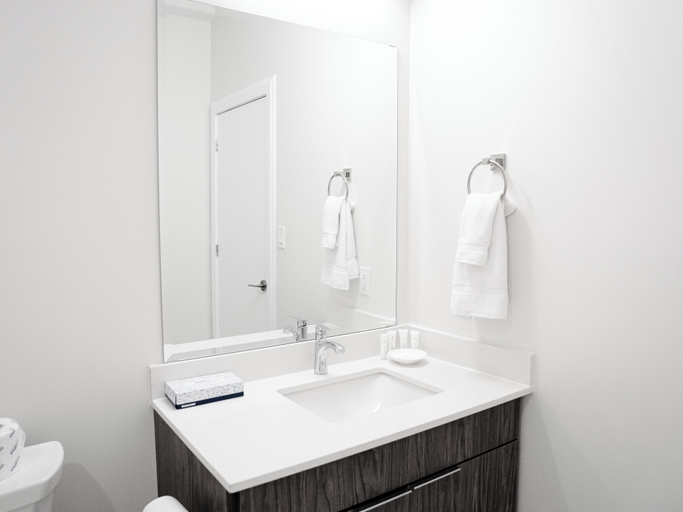 Bathroom 3, Meadowvale Apartment Hotel, Toronto