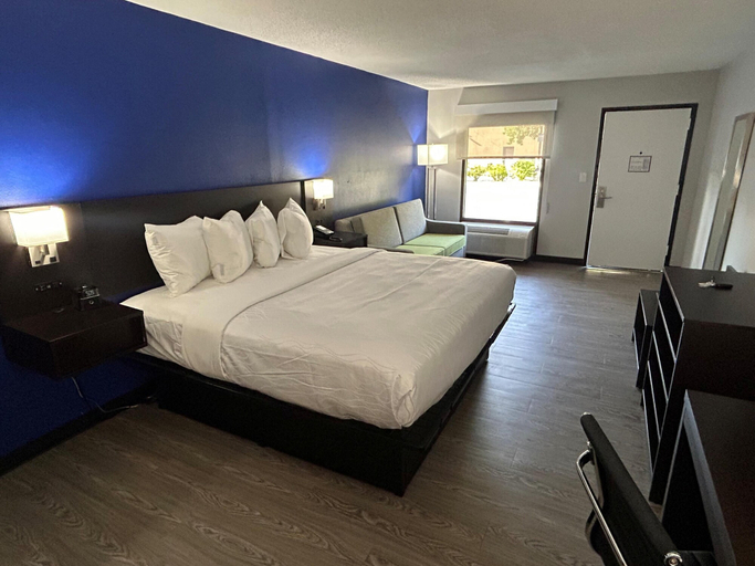 Room 3, SureStay Studio by Best Western Rowland, Robeson