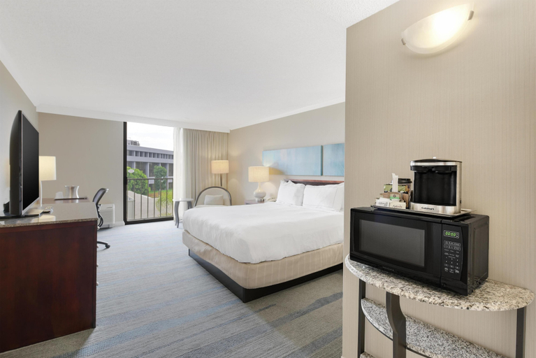 Bedroom 4, Hilton Irvine/Orange County Airport, Orange