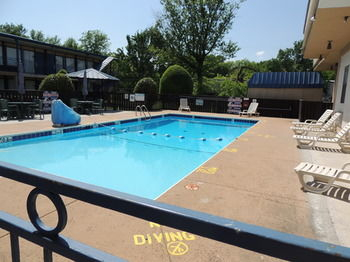Others 2, Econo Lodge, Bryan