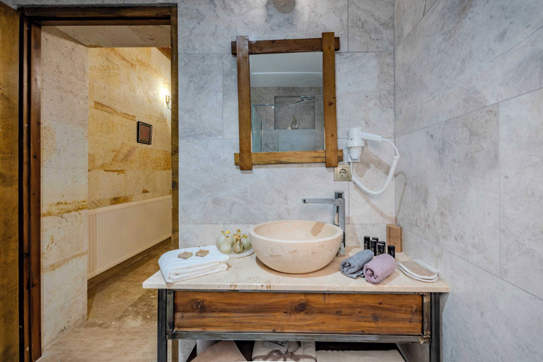 Bathroom 2, Sara Cave Cappadocia, Nevşehir