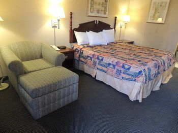 Others 3, Econo Lodge, Bryan
