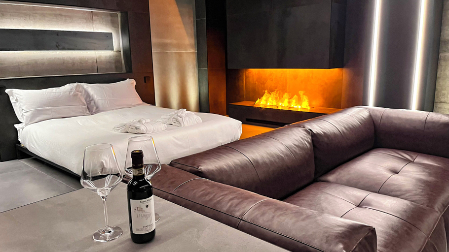 Others 3, Agarthi Suites, Sondrio