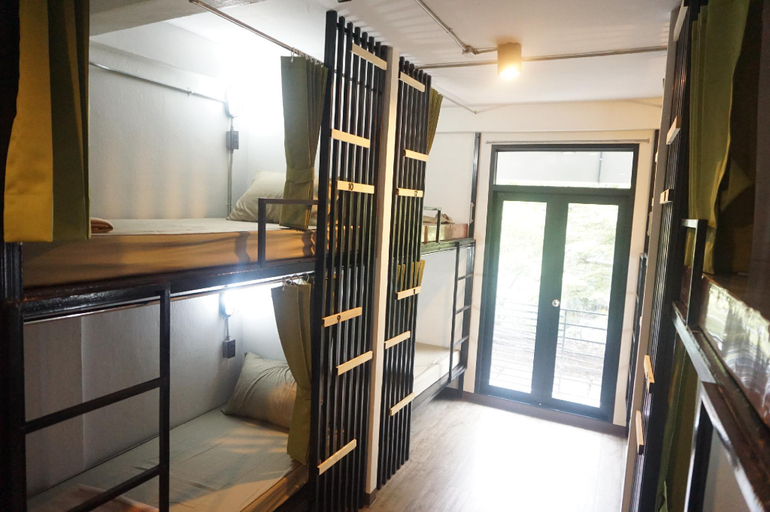 Bedroom 2, Feel Good Bangkok Hostel, Bangkok Noi