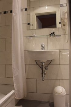 Bathroom 4, Parkhotel Deutscher Hof, Rheingau-Taunus-Kreis