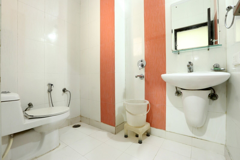 Bathroom, RTS Hotel, Delhi