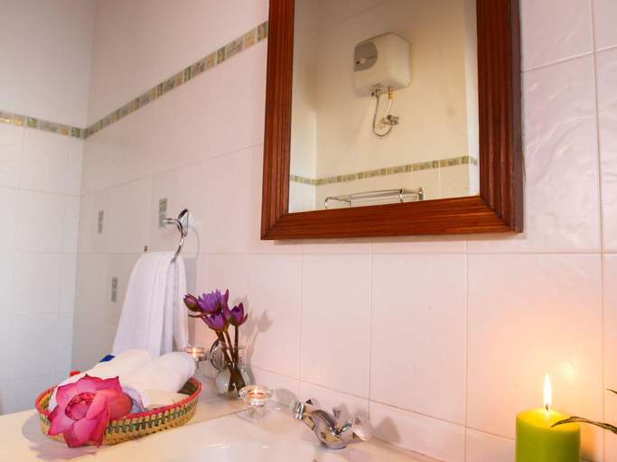 Bathroom, Sunrise Boutique, Thimbirigasyaya