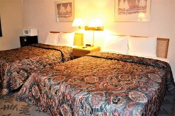 Guestroom 3, Travelodge Hurley, Iron