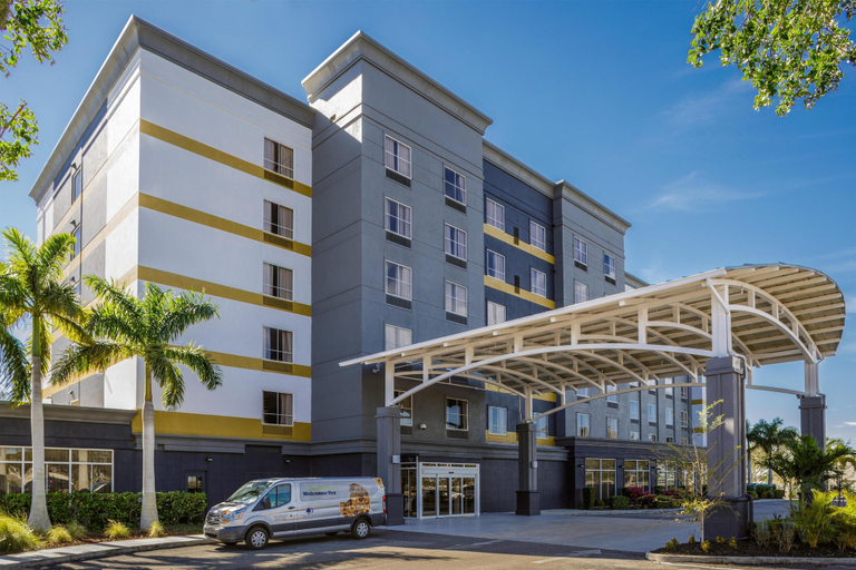 Exterior & Views 2, DoubleTree by Hilton Sarasota Bradenton Airport, Manatee