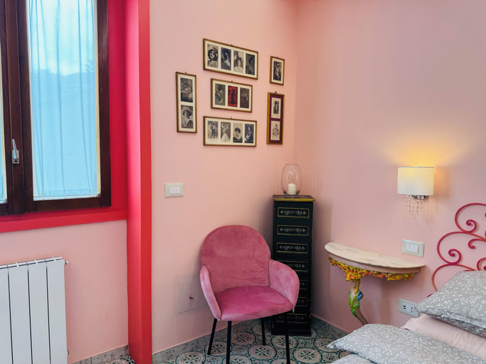 Room 5, YourHome - Maison Nicole & Marie, Napoli