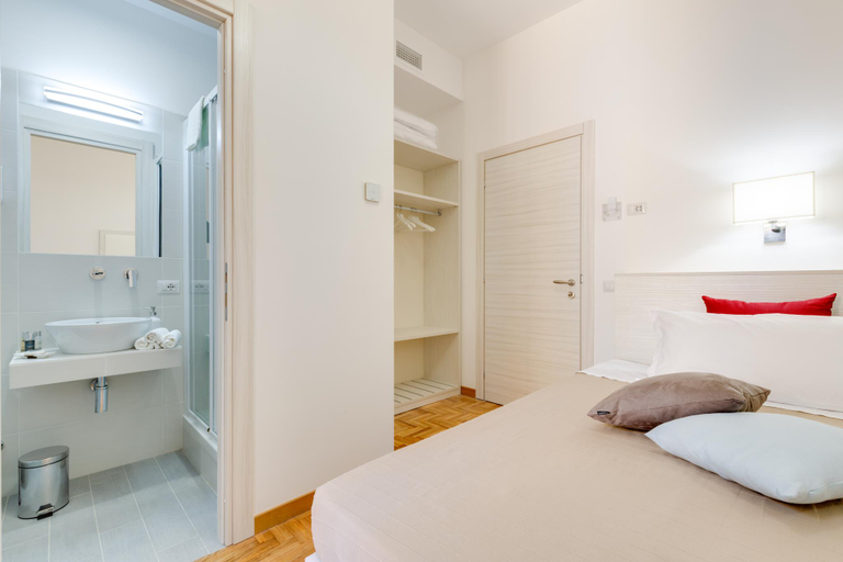 Bedroom 2, Dolce Luxury Rooms, Rome