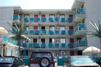 Others 4, Four Winds Motel, Ocean
