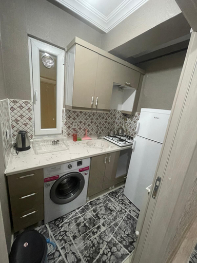 Bathroom 5, Big boss Clas, Merkez