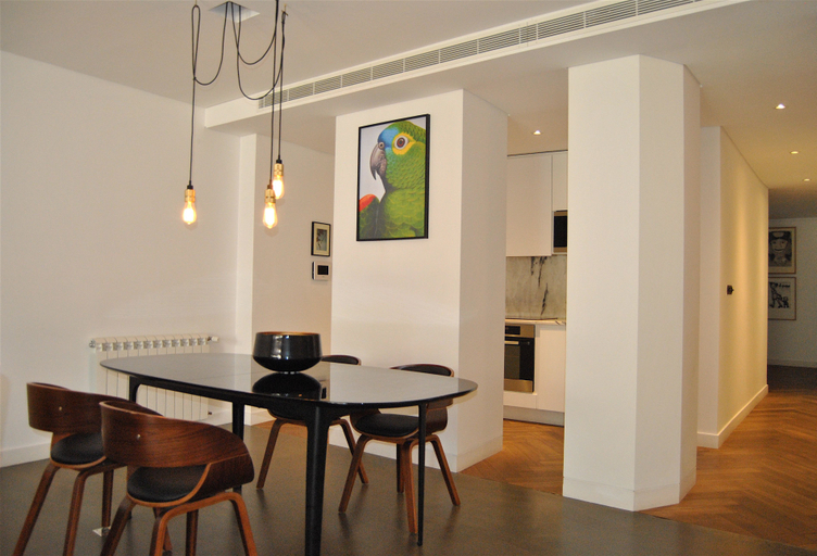 In-Room Dining 4, Ama Apartments, Lisbon