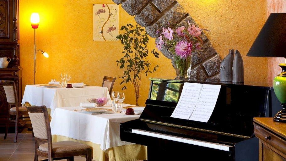 Food & Drinks 2, La Bonne Auberge, Creuse