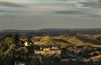 Others 2, Albergo Di Murlo, Siena