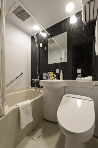 Bathroom 4, Belken Hotel Tokyo, Chūō
