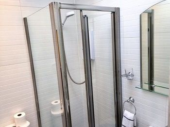 Others 4, 16 Pilrig Guest House, Edinburgh